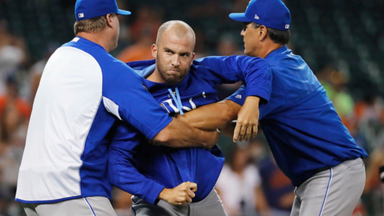 Hosmer's 5 hits, slam help Royals top Tigers, win 8th in row (Jul 26, 2017)